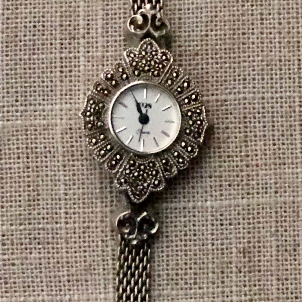 Vintage 1928 Quartz Watch